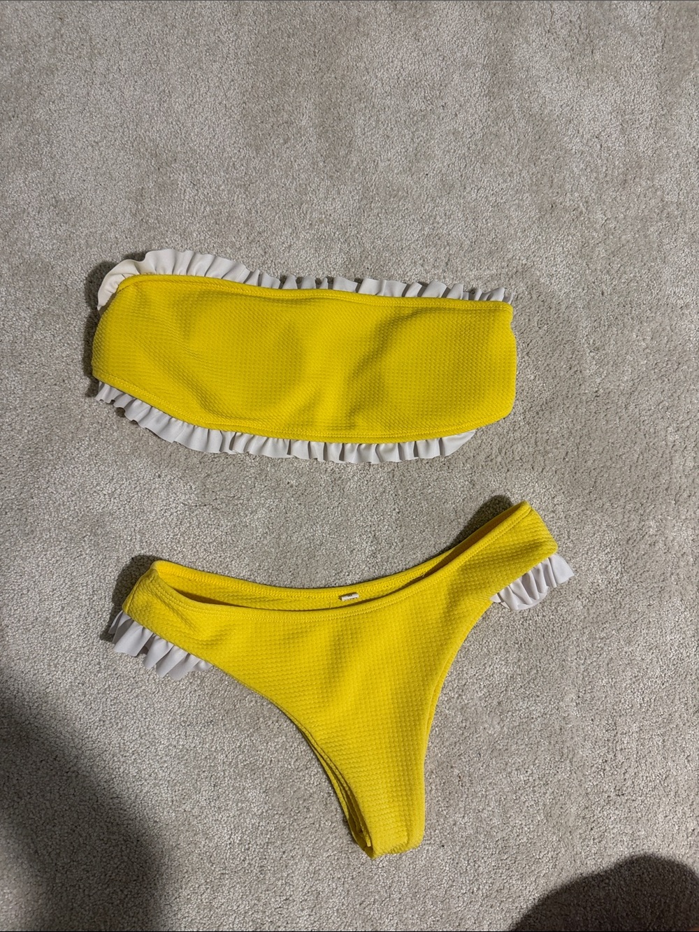 size m yellow amazon bikini set with white ruffle detail